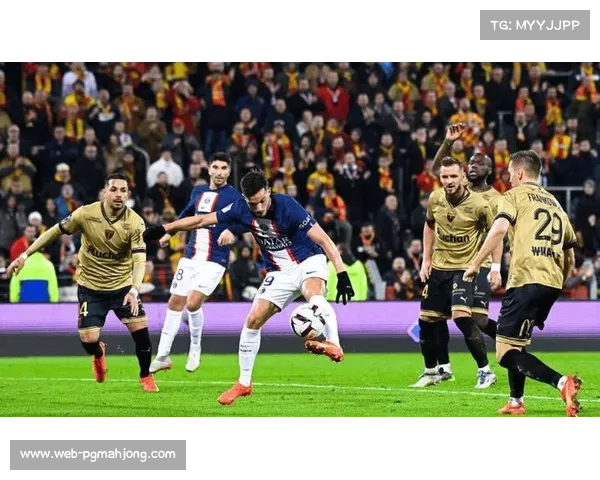 昂热穆顿扳平比分，客场韧性显现